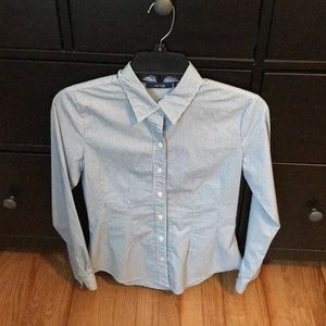 Ladies button up collared shirt